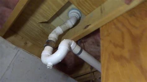 bath tub leaking into basement|Shower Drain Leaking Into Basement: Why & How to。